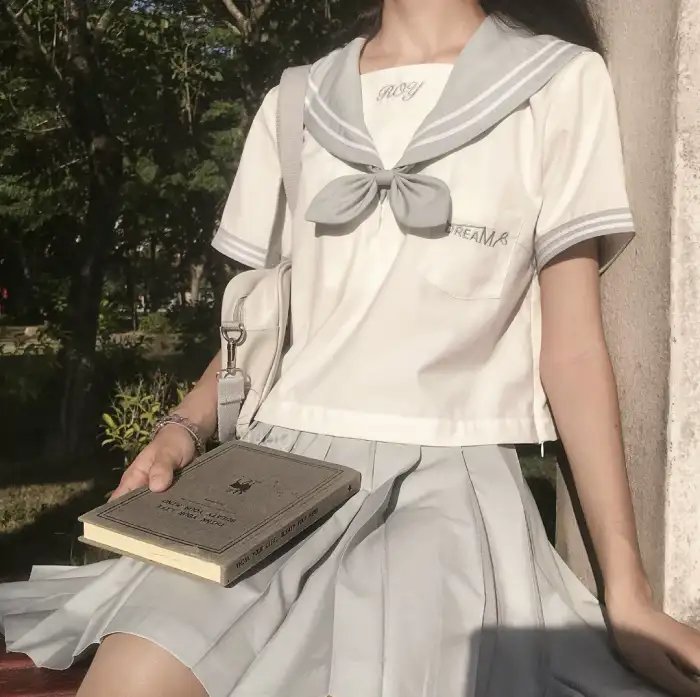 赤裸